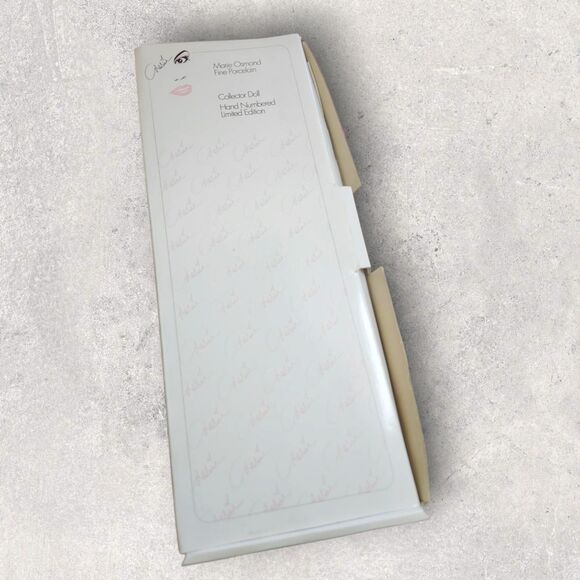 Marie Osmond “Chris” Paperboy Doll 1991 COA #293/2500 Box Stand Bracelet - Picture 11 of 12